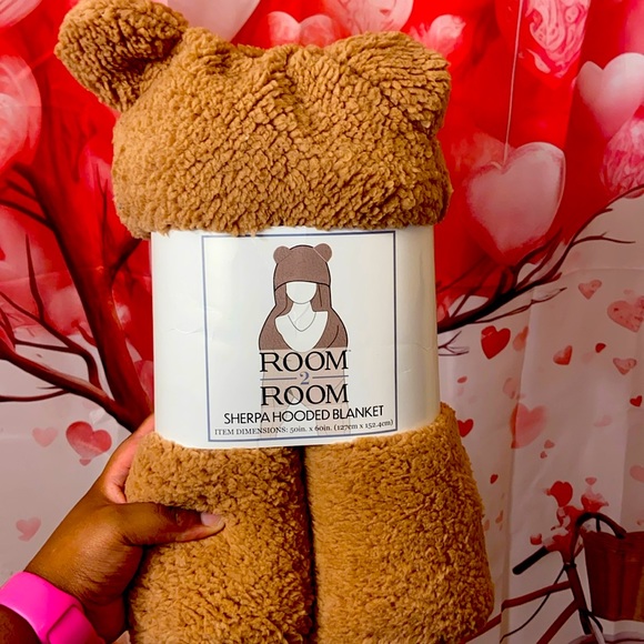 Other - Sherpa Hooded Blanket 🐻